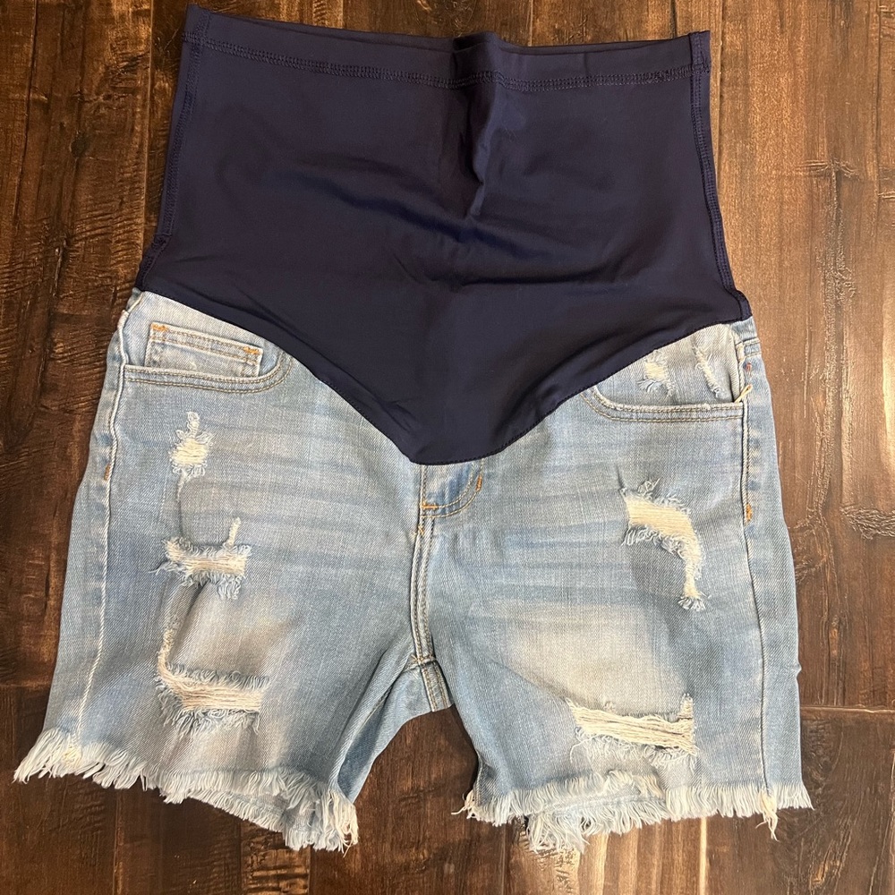 Pink Blush maternity shorts size M - Picture 2 of 2